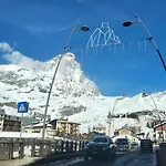 公寓 Beautiful 3-room Ski-in Ski-out Cervinia 布勒伊-切尔维尼亚